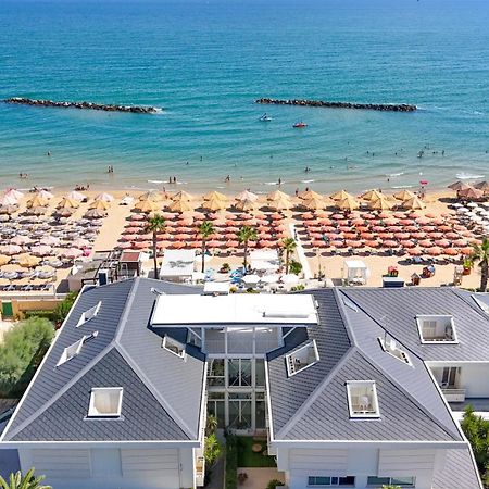 Albergo Punta De L'Est Франкавілла-аль-Маре Екстер'єр фото